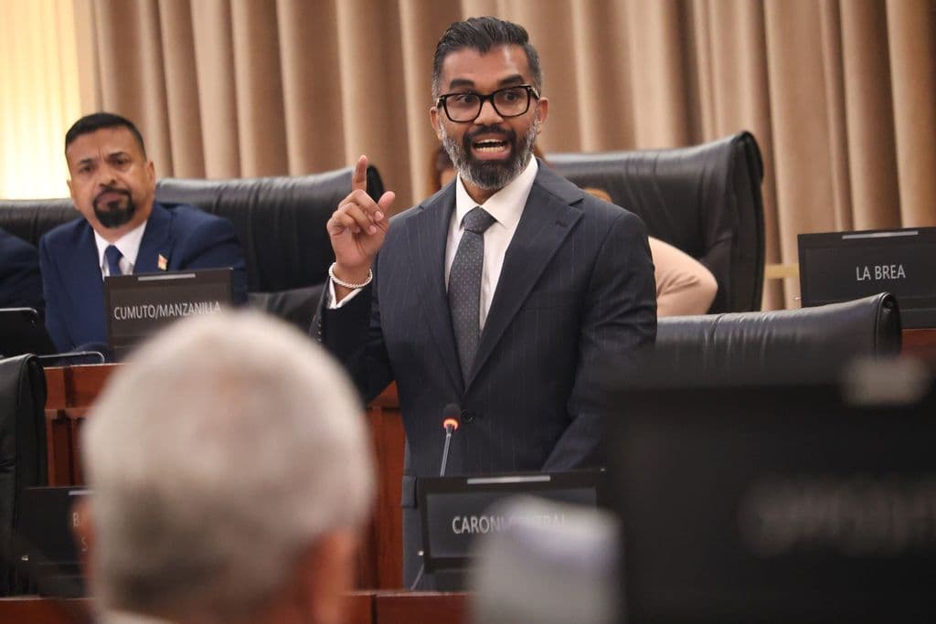 House clashes over call to remove John-Bates, Al-Rawi