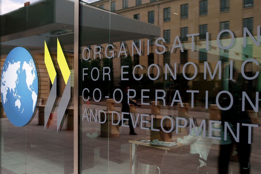 Report: Disruption of Mideast energy supplies into next year would slam global economy