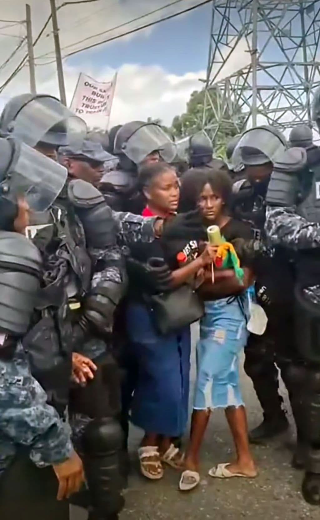 Cops charge Alyssa Phillip with resisting arrest, disorderly behaviour