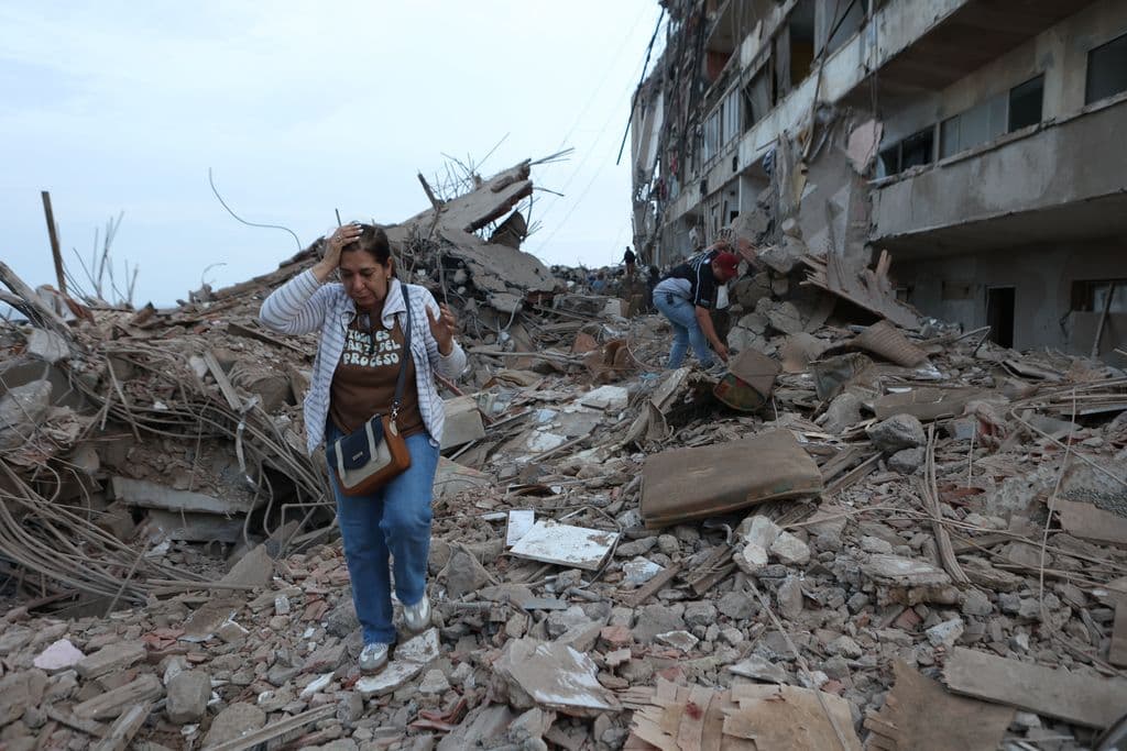 World leaders react with offers and solidarity after powerful quakes hit Venezuela