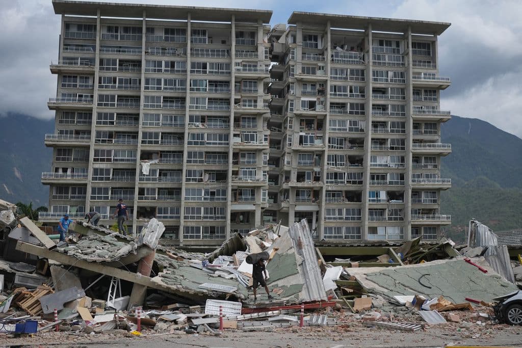 Nationwide relief drive launched for quake-hit Venezuela