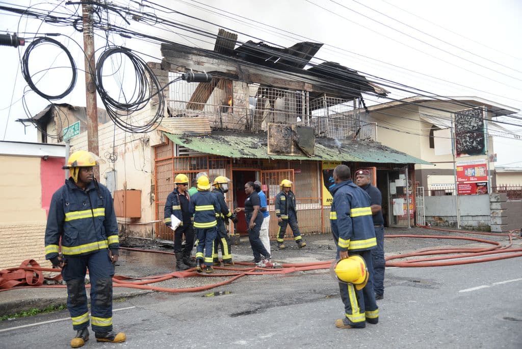 Apartment, auto supply store destroyed in Diego fire