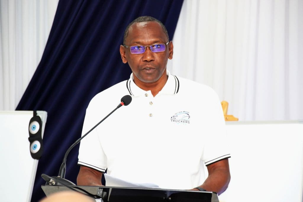 Truckers unite to tackle seabridge challenges