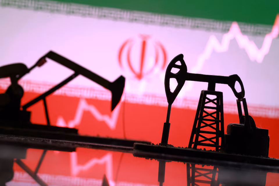 U.S. reinstates sanctions on Iranian oil sales after LNG, oil tanker attacks
