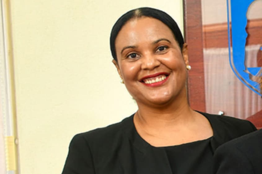 Bar calls for broader work permit regulations