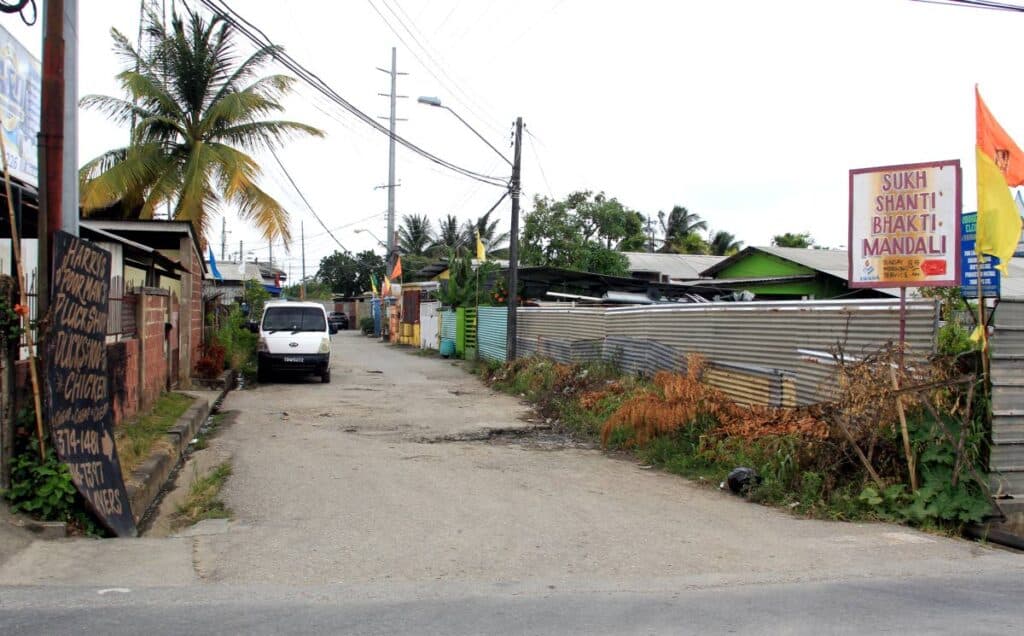 Driver missing as car abandoned in Trantrill floodwaters