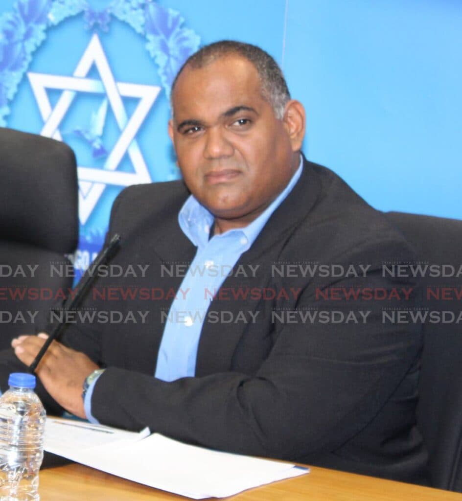 Demerit-point system debate restarts after weekend's road fatalities