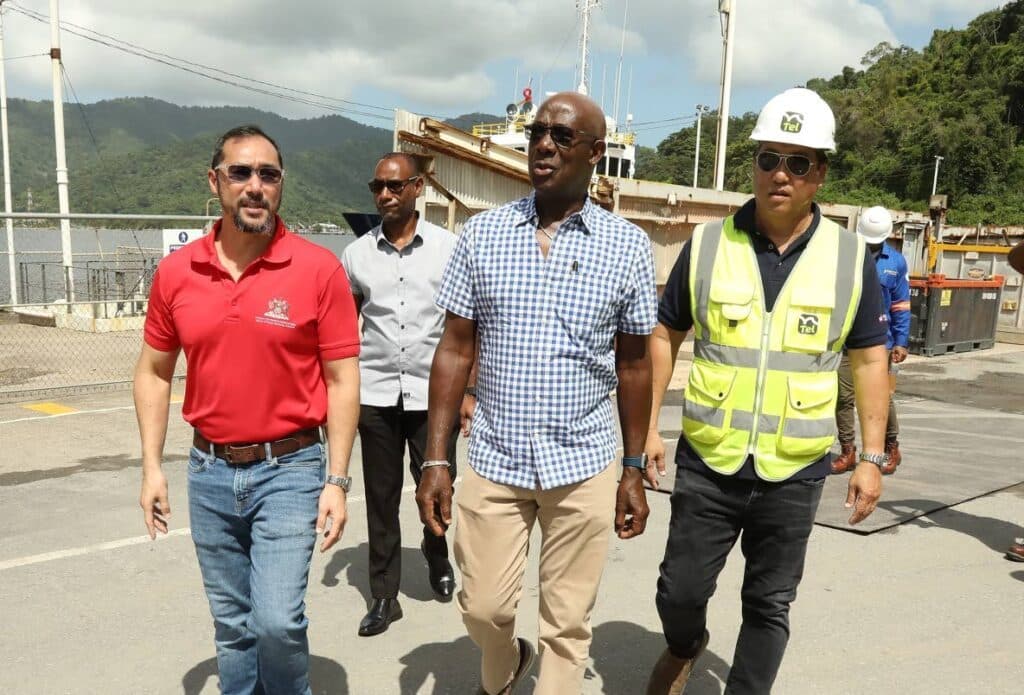 PM slams Kamla's attack on Maduro government
