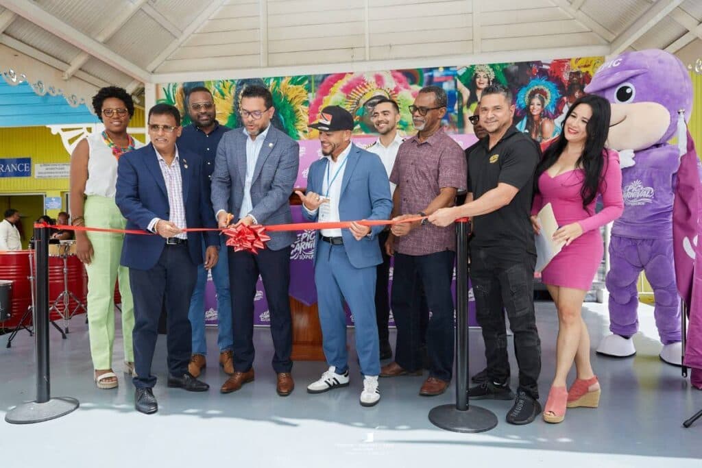 Tourism ministry: Record visitors, spending for Carnival 2025