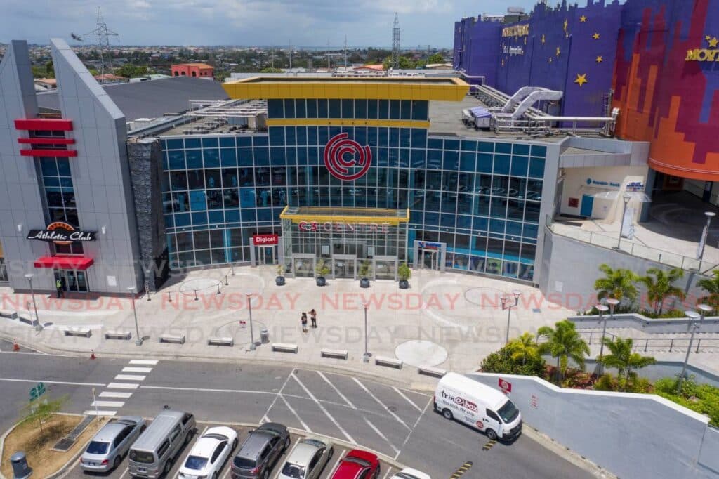 [UPDATED] C3 store owner robbed, shot in carpark