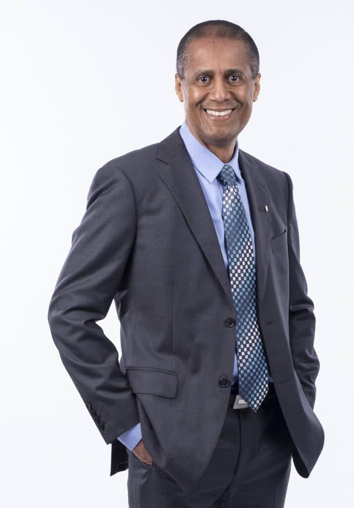 Republic makes offer to buy Cayman National shares