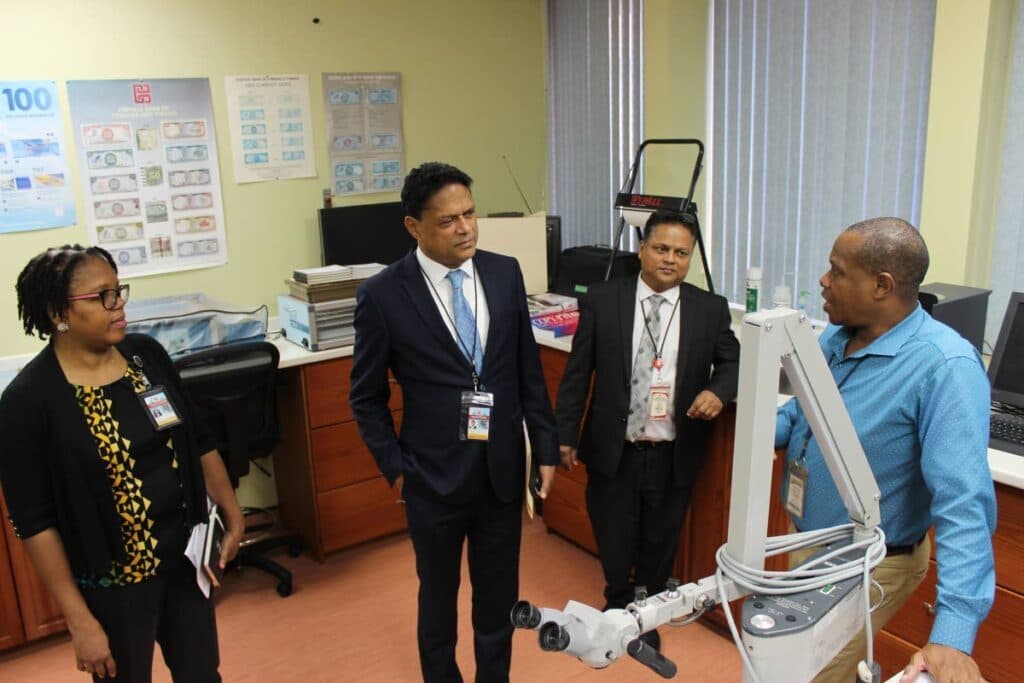 Justice Minister tours Forensic Science Centre