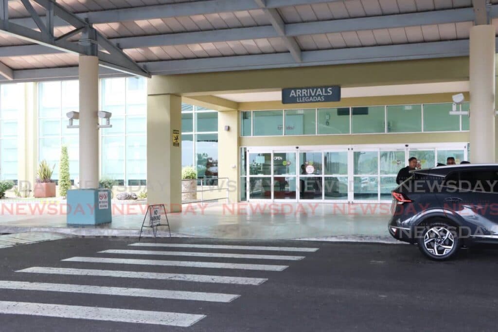 Gunmen rob fast food outlet, Alexander vows better security —  Airport insecurity