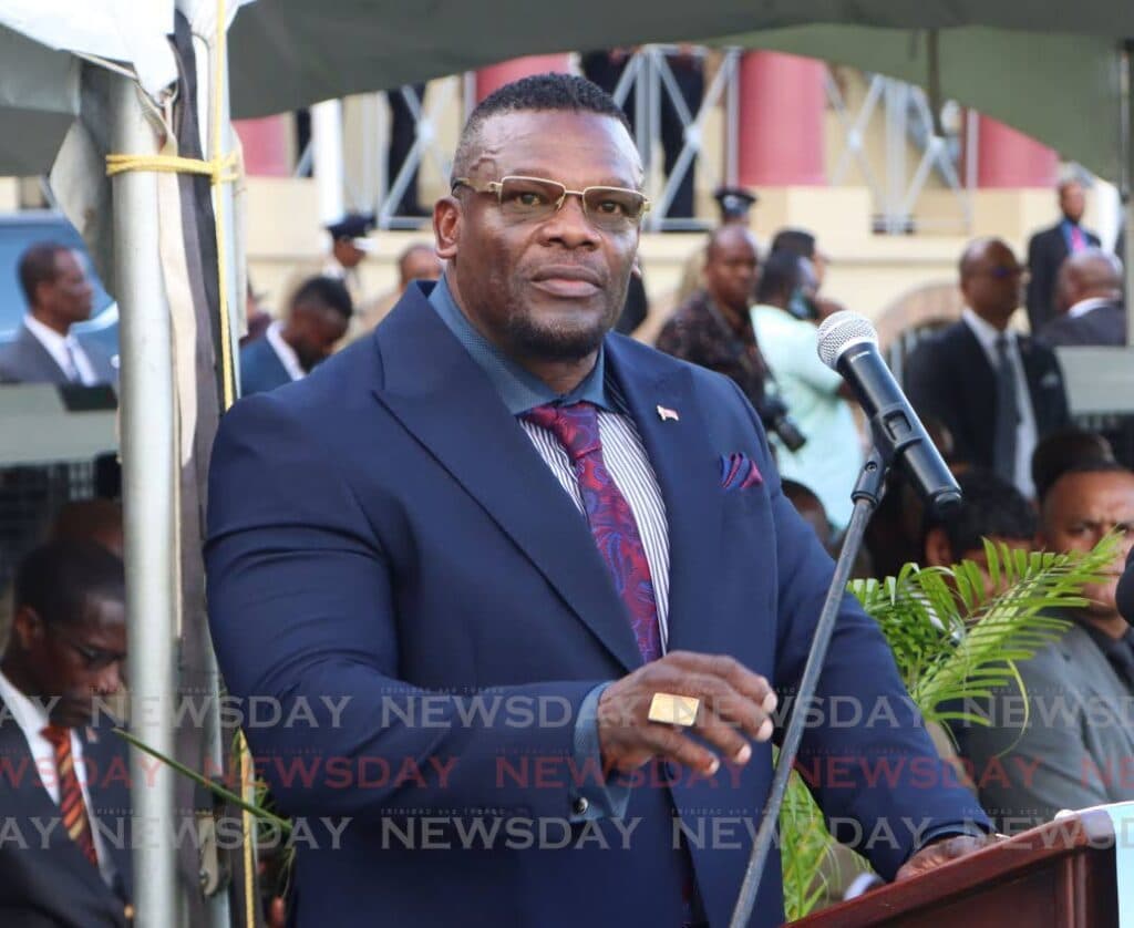 Gonzales tells Alexander: Welcome to the ‘real show’