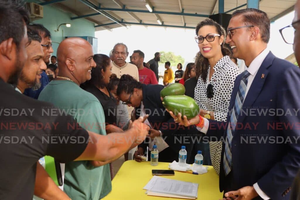 Ameen tells farmers: Stand your ground