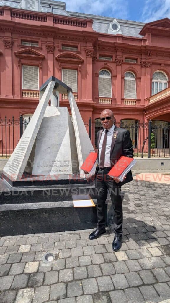 Ex-hostage blames 'mishandling' of 1990 coup attempt for today's crime