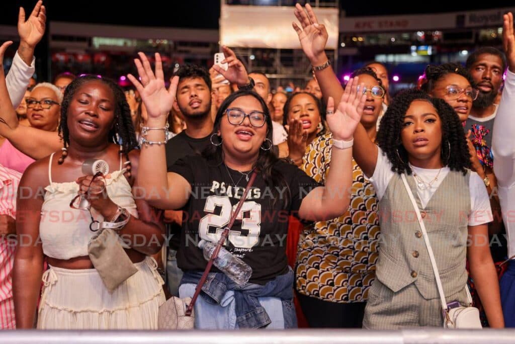 Show of unity at CeCe Winans concert