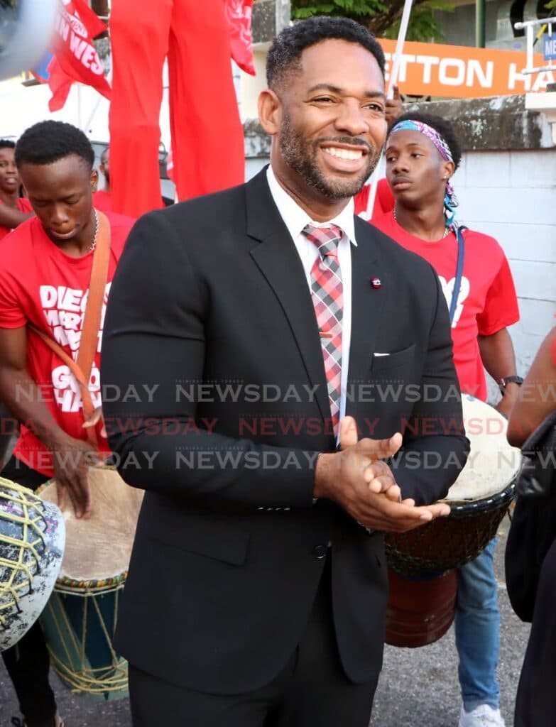 Diego MP helps donate back-to-school supplies with 'Future 100'