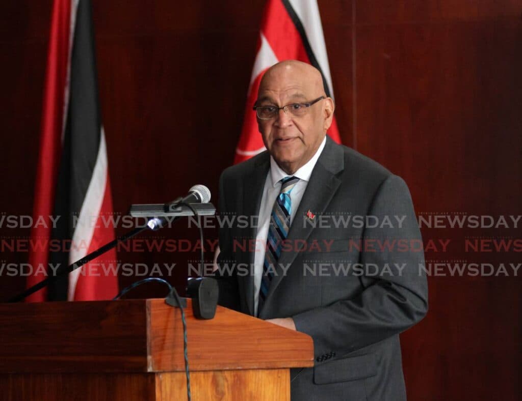 Government, opposition argue over poui trees, Cepep