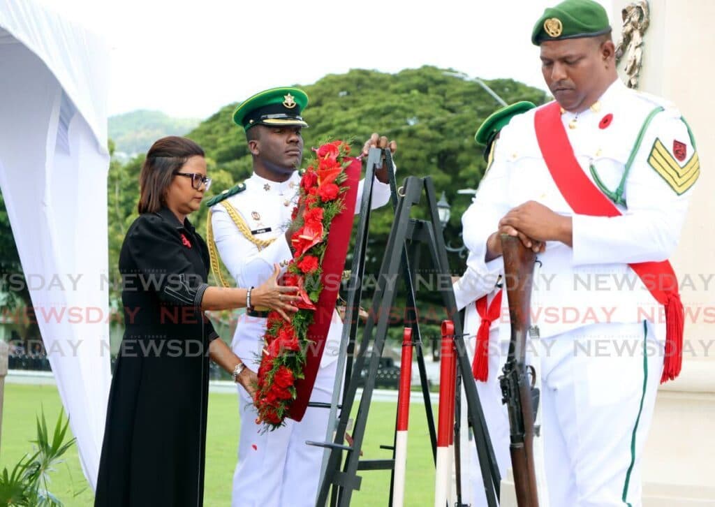 Government officials, dignitaries lay wreaths at Remembrance Day ceremony