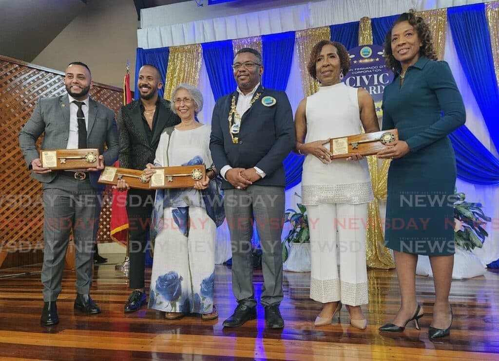 Sando mayor awards four with keys to the city