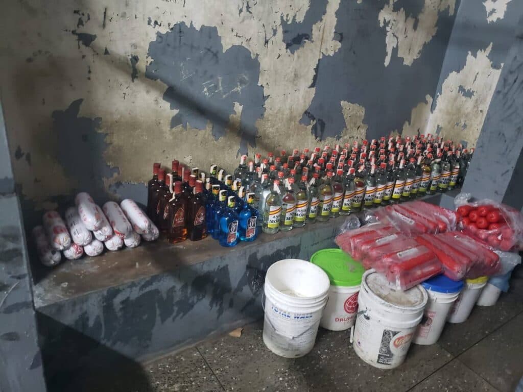 Venezuelans held in Erin with 112 bottles of alcohol