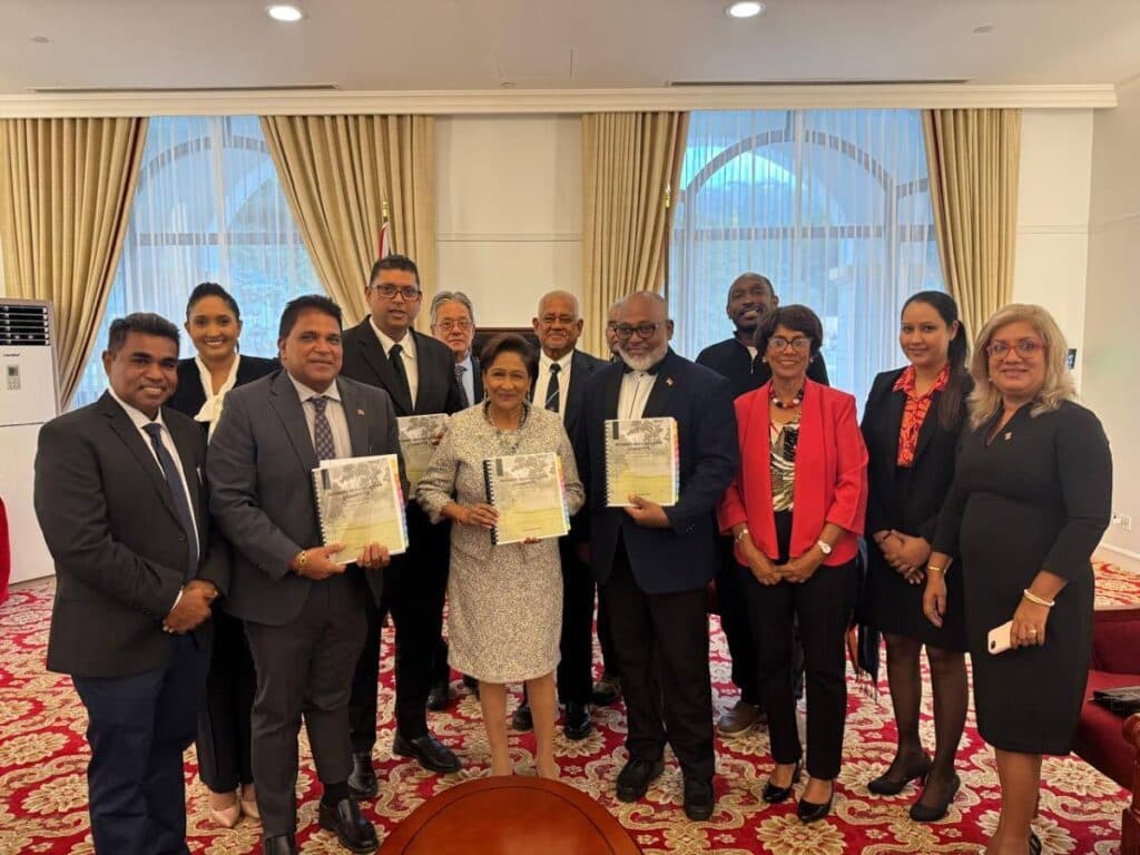 Government receives interim report on possible restart of oil refinery