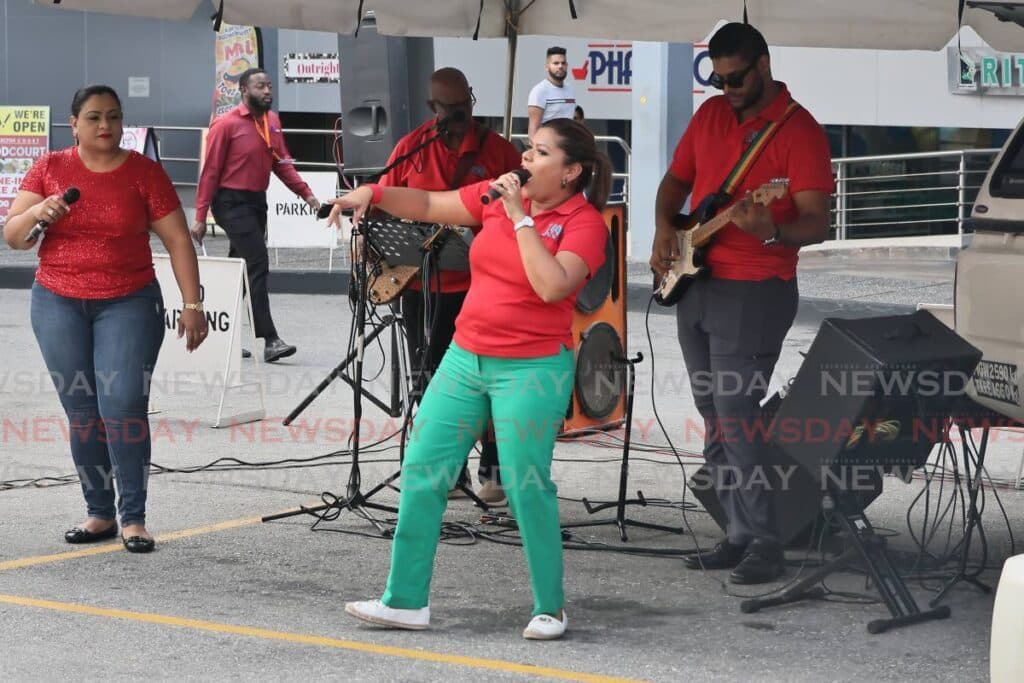 Heightened Christmas shopping in southern city