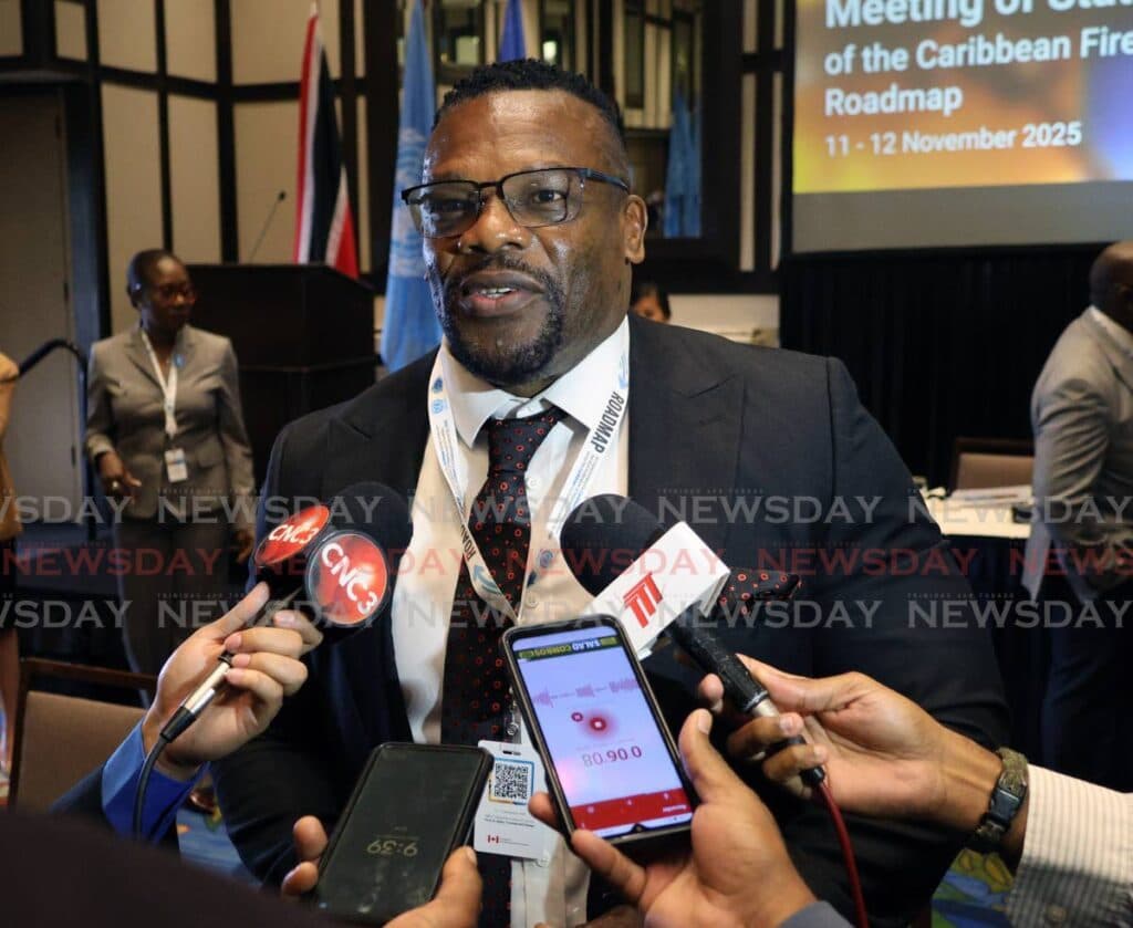 Online registration glitches for migrants