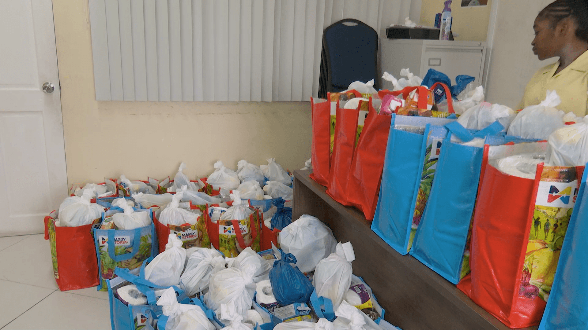 Parkinson Memorial School donates 65 hampers to mark anniversary