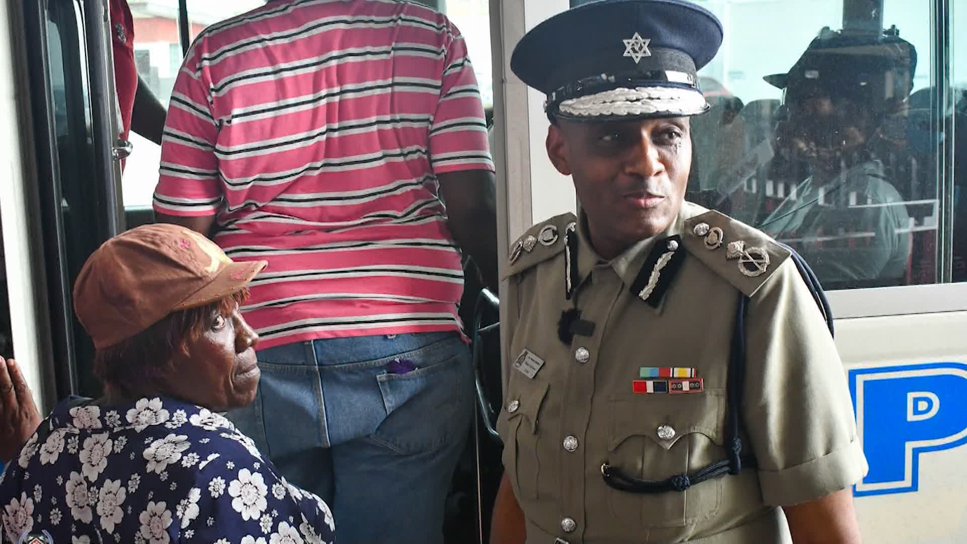 Prime Minister Praises TTPS For Assisting Commuters During Maxi Taxi Strike
