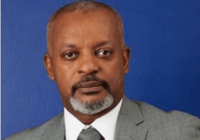Govt senator: Go after those who cause financial institution collapse