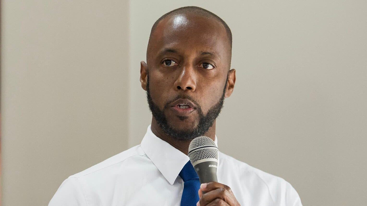 Salary deduction suspension leaves public officers struggling to get credit, say Dems