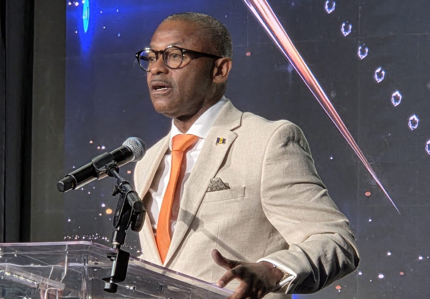 Tourism minister calls for unified labour law framework