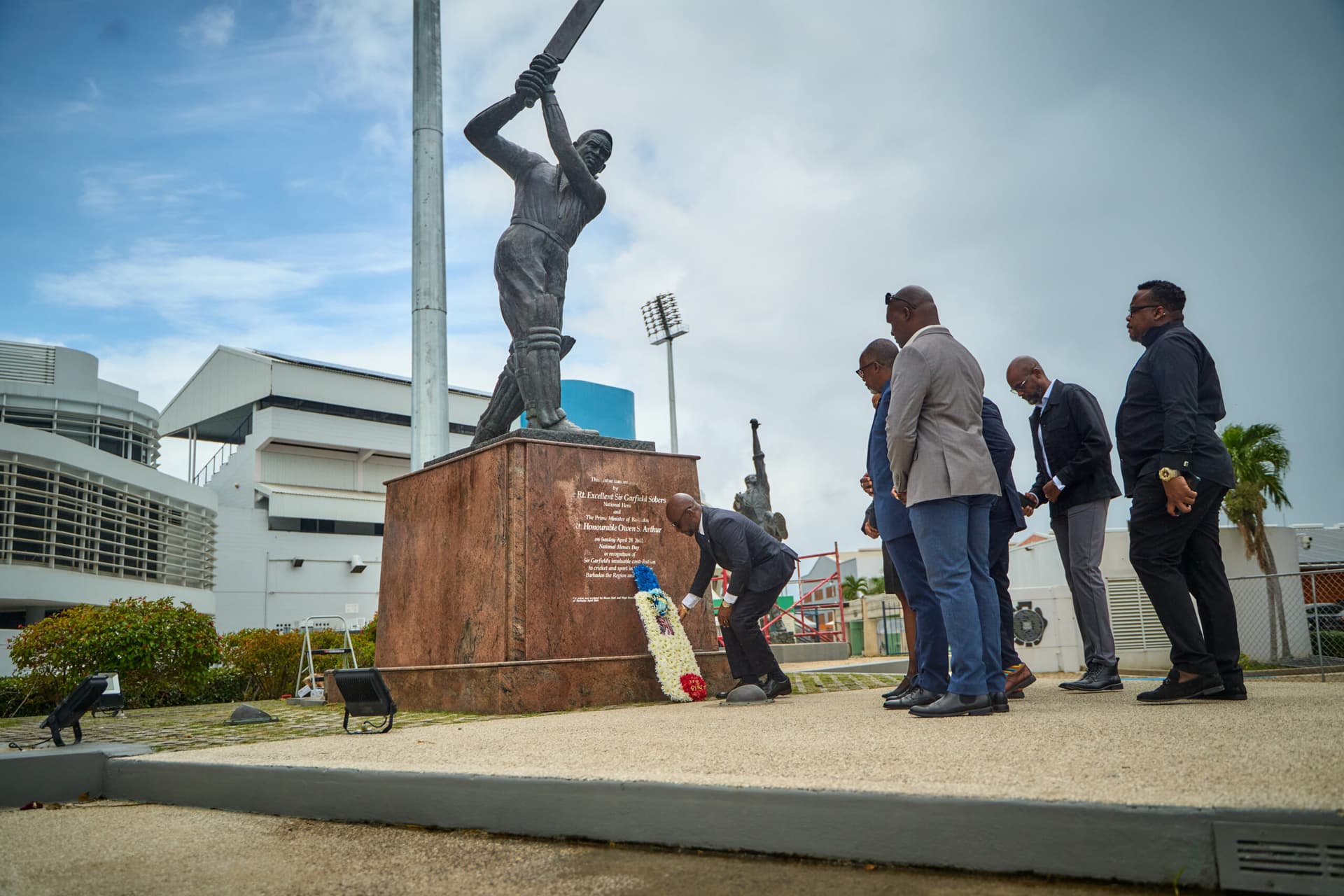 DLP remembers Sir Garry as wreath laid at statue