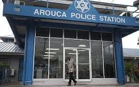 Guard robbed of gun, ammo while walking to police station