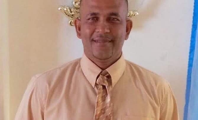 Local Hero: 40-Year Veteran Fisherman Locates Submerged Vessel, Triggers Rescue Efforts