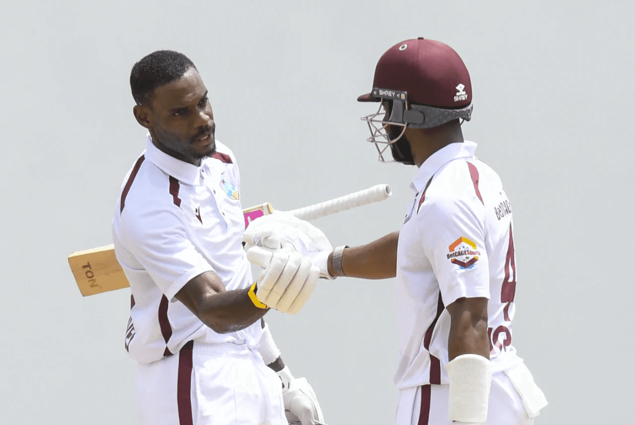 Sri Lanka try to make a play after Greaves 180, Hope 112