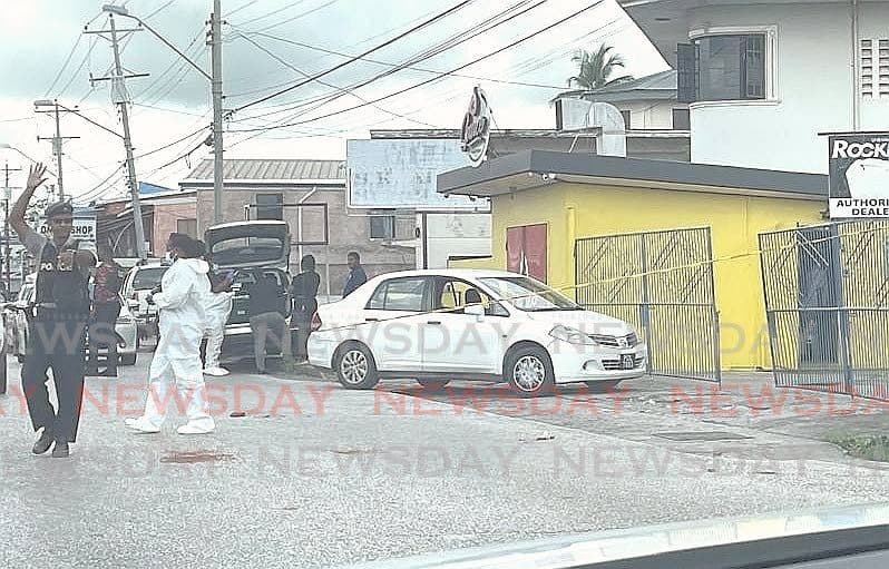 Woman killed during fight over parking spot at Cunupia doubles stand