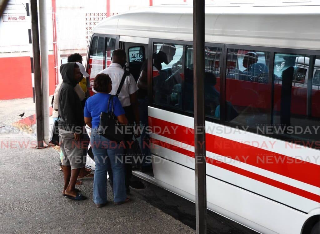 Brazen maxi robbery leaves commuters uneasy ahead of Xmas