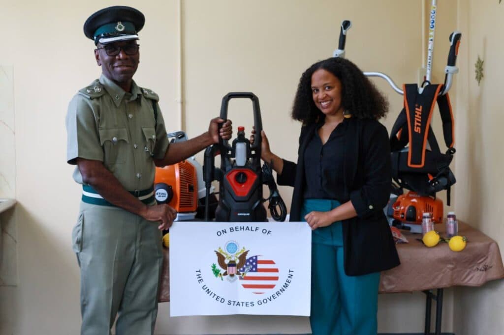 US donates equipment to prison service