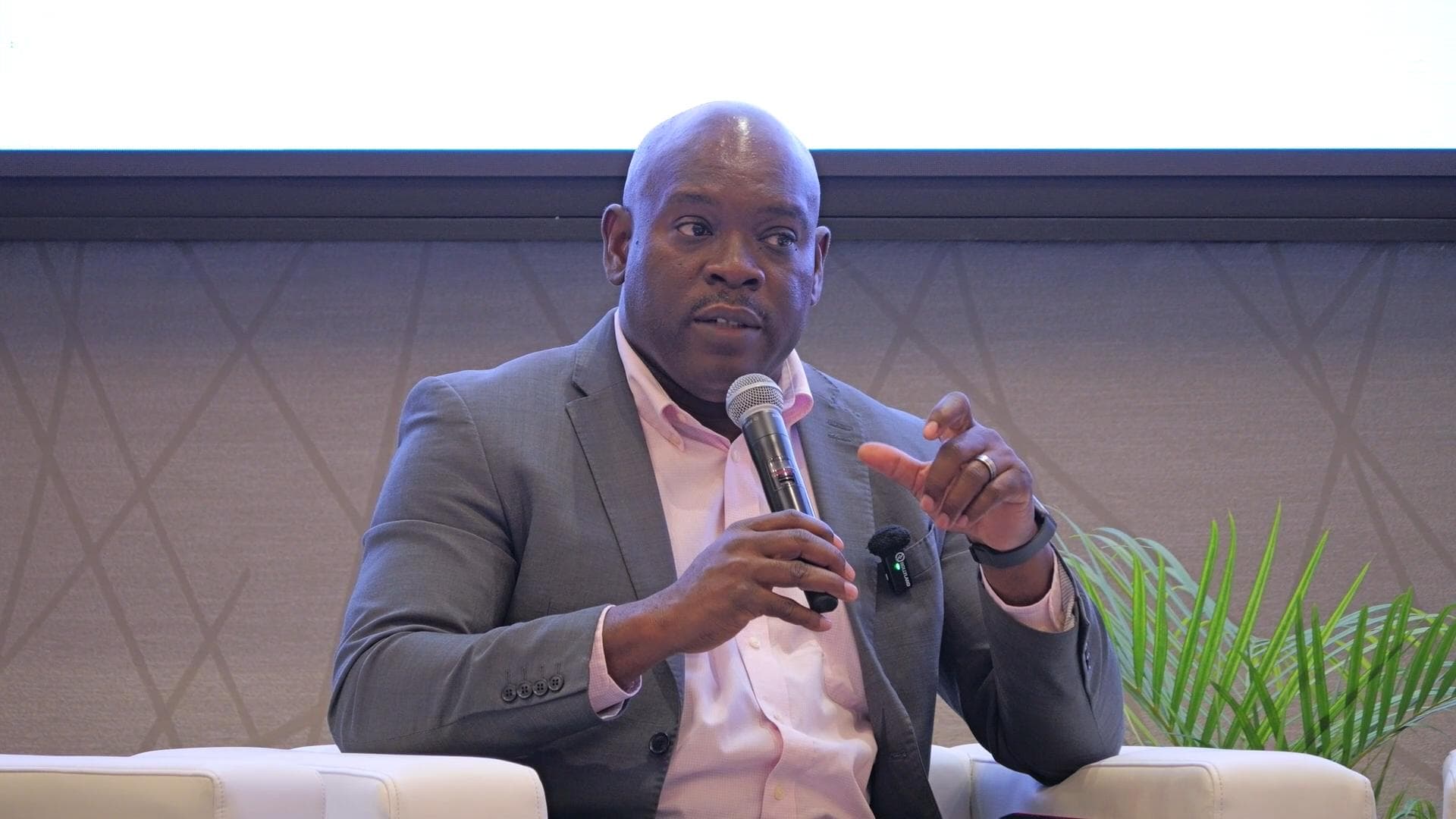 Minister of Finance urges countries to adopt climate investment plans
