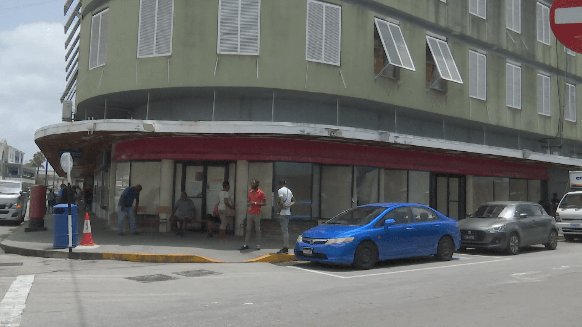 Taxi operators raise concerns over foul odour in Lower Broad Street