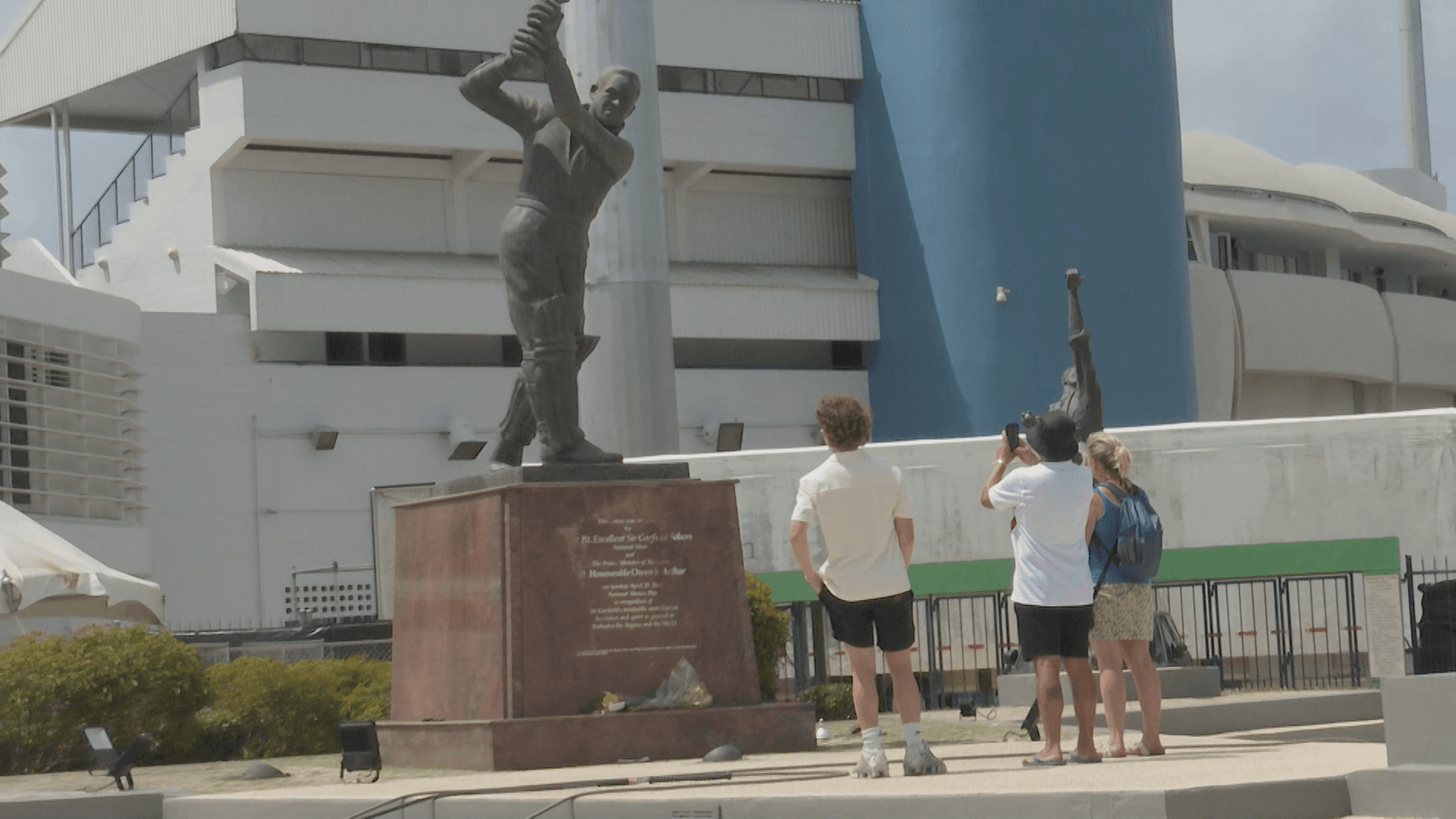 Sir Garfield Sobers statue becomes memorial