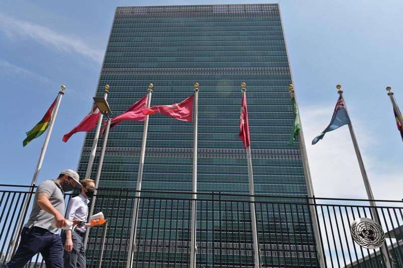 Man sets himself ablaze at UN headquarters in New York
