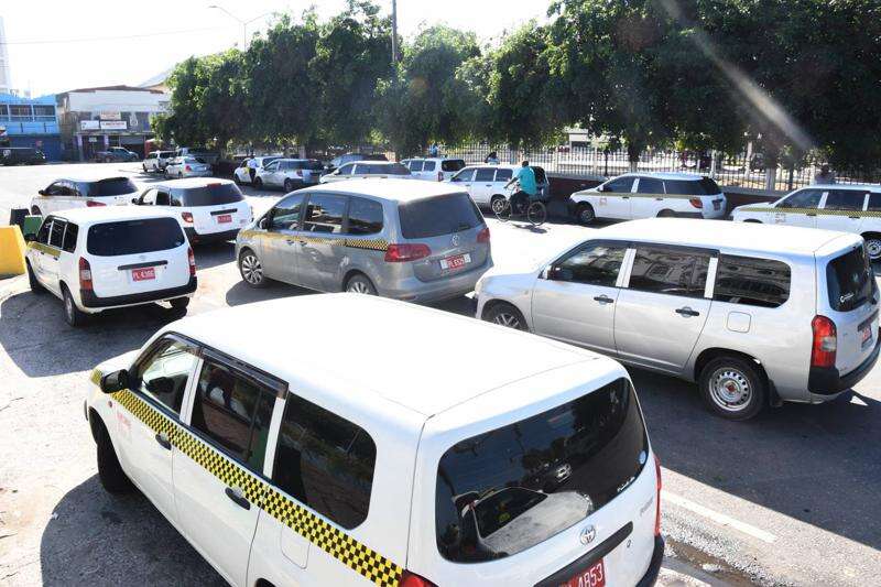 Taxi operators await transport minister meeting outcome amid strike threat