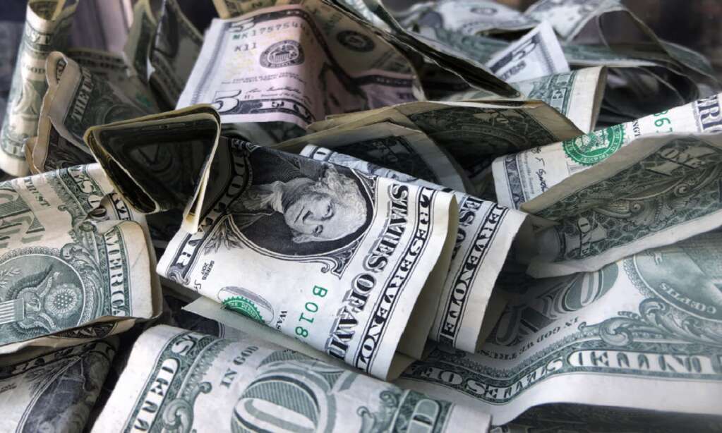 Forex: $158.74 to one US dollar