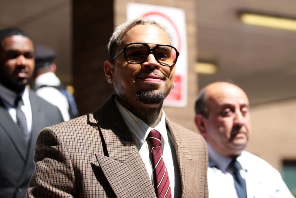 US singer Chris Brown admits new affray charge, avoids UK trial