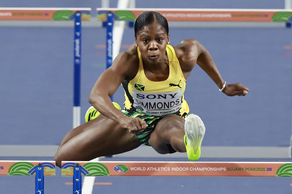 Simmonds, Hill qualify for 100m final at Commonwealth Games
