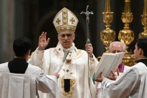 Pope says Christians cannot promote war